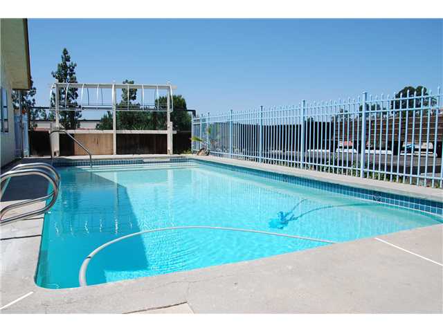 1012 Glenmere Rd, Vista, CA 92084 photo 9