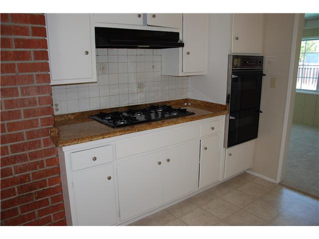 1012 Glenmere Rd, Vista, CA 92084 photo 3