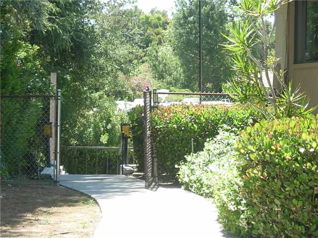 1610 Skyhawk Rd, Escondido, CA 92029 photo 3