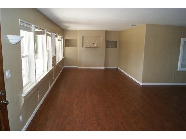 557 Davis St, Ramona, CA 92065 photo 3