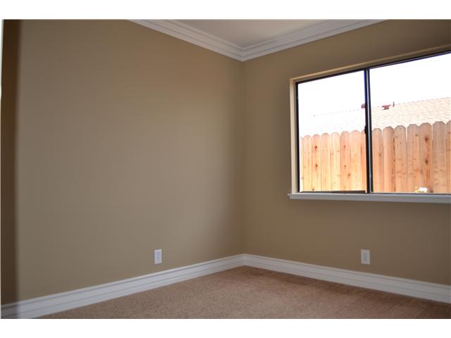 157 Linaza Ln, Spring Valley, CA 91977 photo 9
