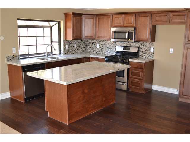 157 Linaza Ln, Spring Valley, CA 91977 photo 4