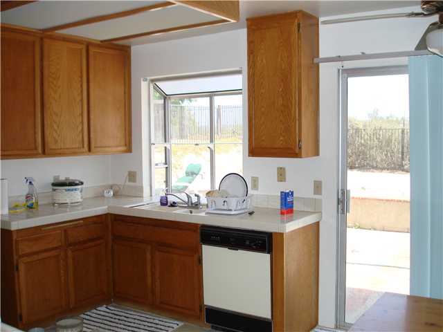 1437 Eastview Ct, Oceanside, CA 92056 photo 10