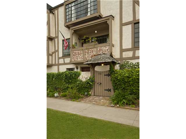 918 8th St, Coronado, CA 92118 photo 2