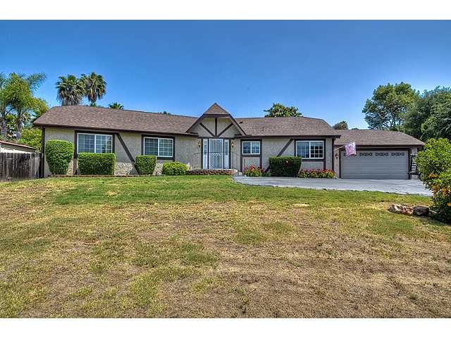 1717 Summit Dr, Escondido, CA 92027 photo 1