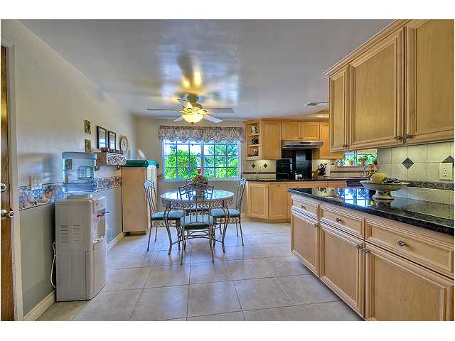 1717 Summit Dr, Escondido, CA 92027 photo 5