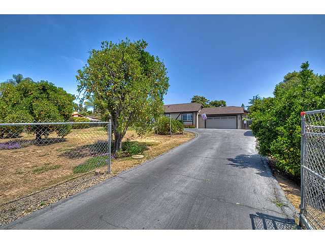 1717 Summit Dr, Escondido, CA 92027 photo 16