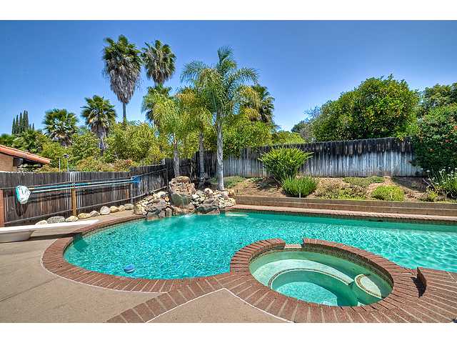 1717 Summit Dr, Escondido, CA 92027 photo 13