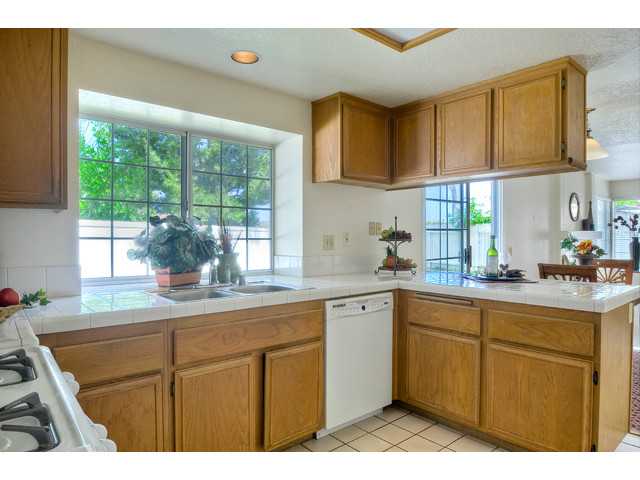 4294 Via Clemente, Oceanside, CA 92057 photo 5