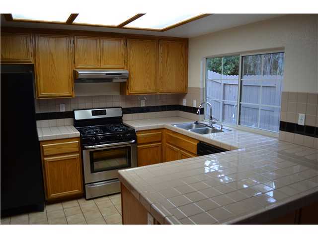 335 E Indian Rock Rd, Vista, CA 92084 photo 6