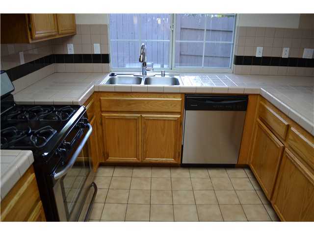 335 E Indian Rock Rd, Vista, CA 92084 photo 7