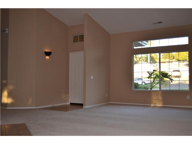 335 E Indian Rock Rd, Vista, CA 92084 photo 3