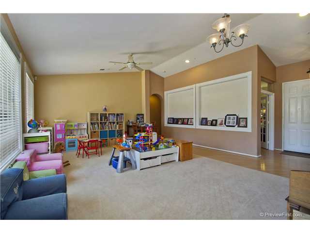 23574 Encina Corte St, Ramona, CA 92065 photo 5