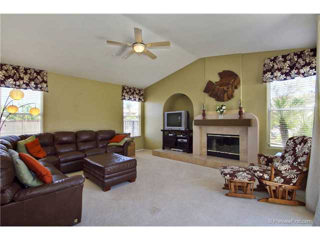 23574 Encina Corte St, Ramona, CA 92065 photo 6