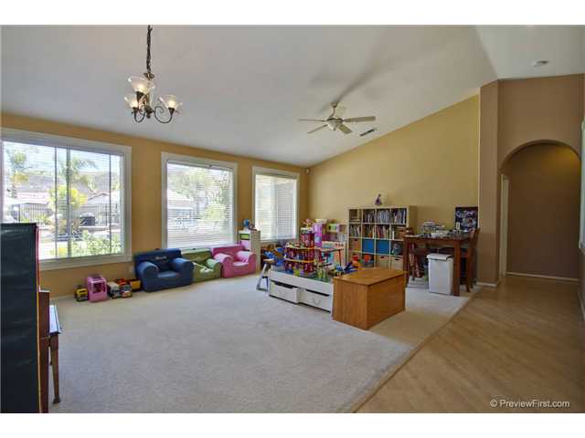 23574 Encina Corte St, Ramona, CA 92065 photo 4