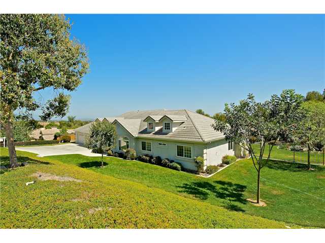 246 Sky Country Ct, Fallbrook, CA 92028 photo 2