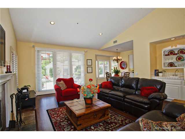 2363 Carolyn Pl, Encinitas, CA 92024 photo 2