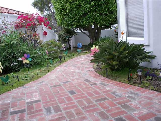 4985 Lamia Way, Oceanside, CA 92056 photo 2
