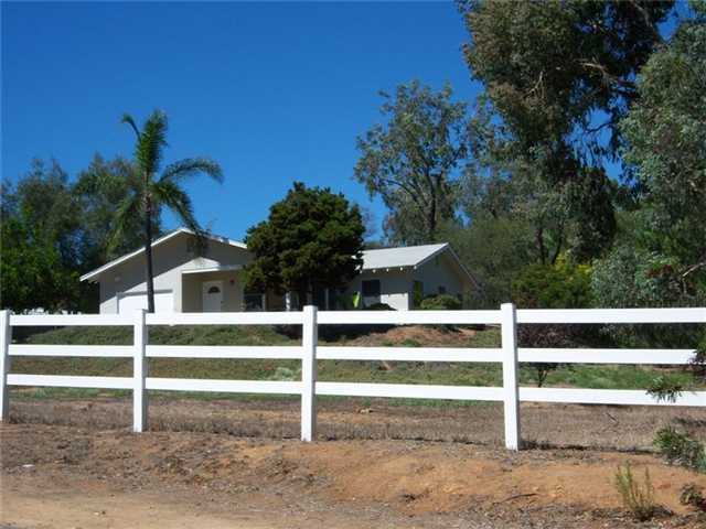 249 Almond St, Fallbrook, CA 92028 photo 8