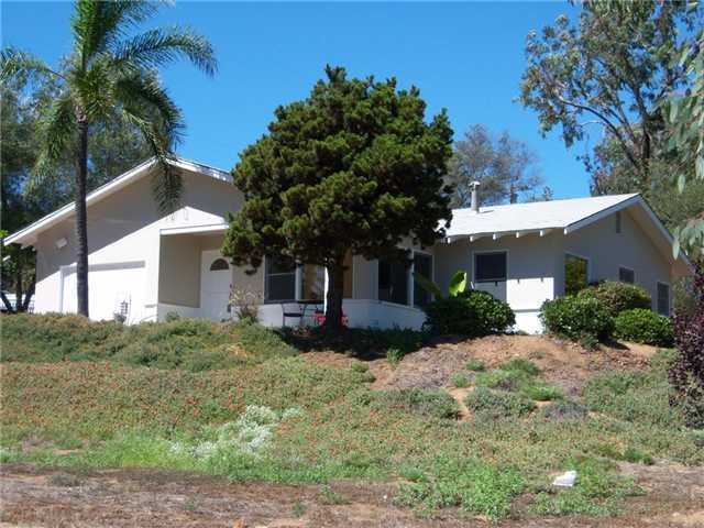 249 Almond St, Fallbrook, CA 92028 photo 1