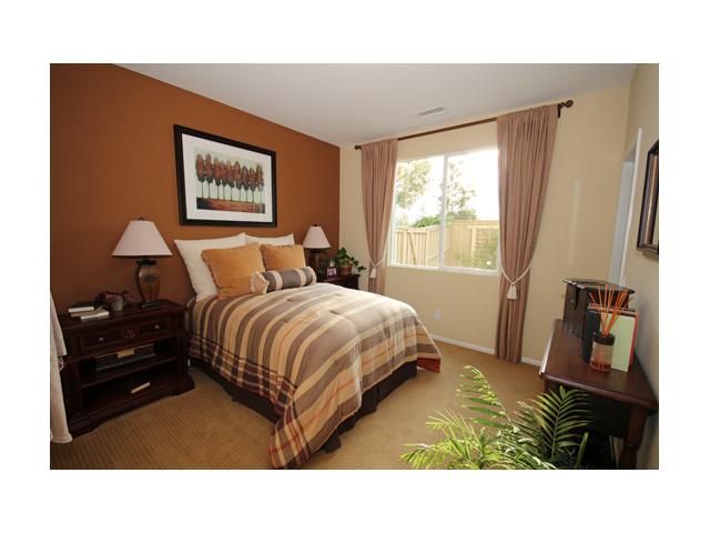 1205 Stratton Dr, Vista, CA 92083 photo 3