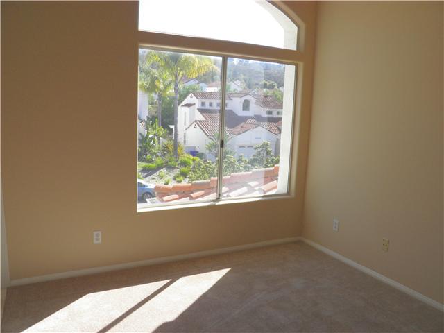 4918 Alameda Dr, Oceanside, CA 92056 photo 11