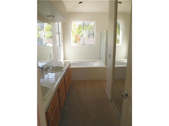 4918 Alameda Dr, Oceanside, CA 92056 photo 9