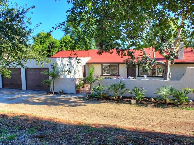 1040 Beverly Dr, Vista, CA 92084 photo 1