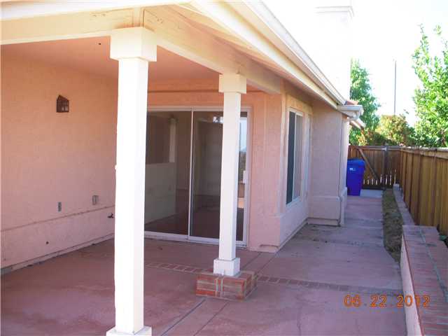 923 Rivertree Dr, Oceanside, CA 92058 photo 3