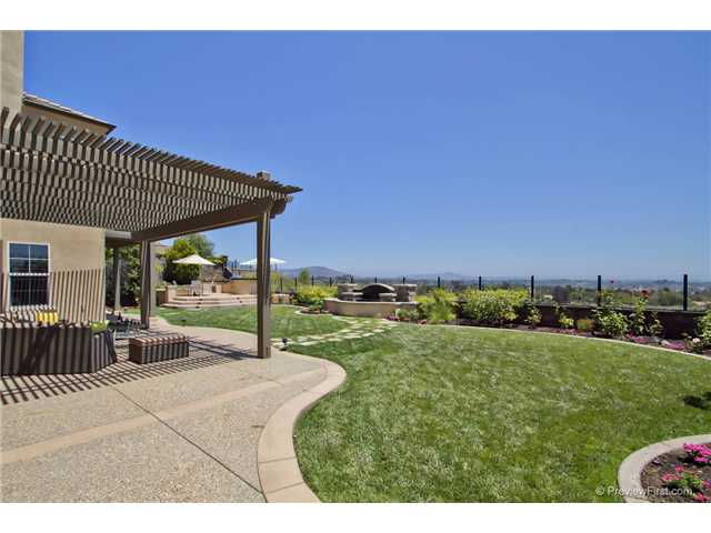 7587 Circulo Sequoia, Carlsbad, CA 92009 photo 23