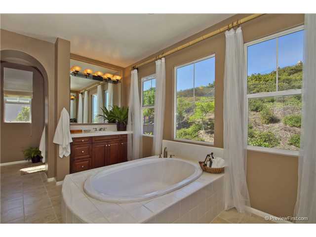 7482 Circulo Sequoia, Carlsbad, CA 92009 photo 17