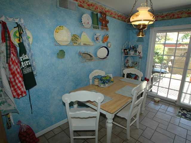 10543 Moorpark St, Spring Valley, CA 91978 photo 5