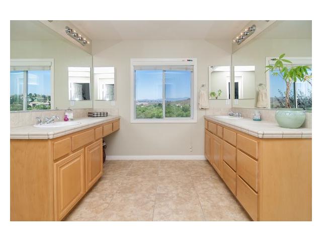 5286 Willow Walk Rd, Oceanside, CA 92057 photo 11