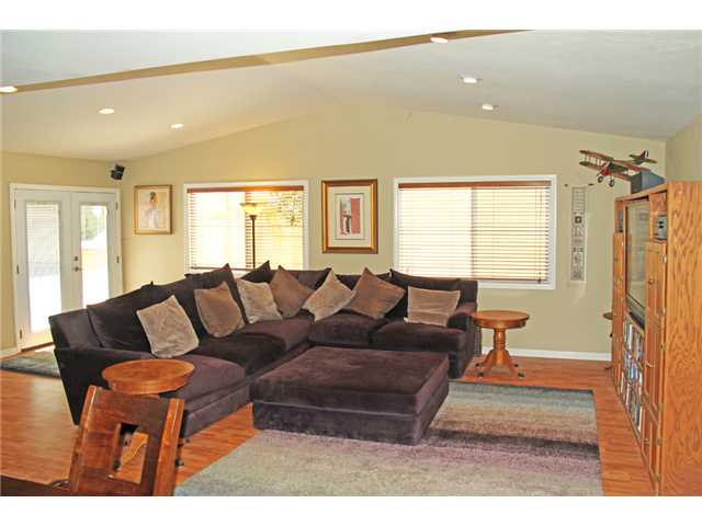 9547 Abbeywood Rd, Santee, CA 92071 photo 2
