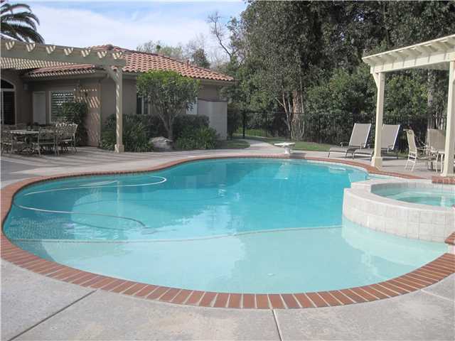 2595 Sweetgrass Ct, Bonsall, CA 92003 photo 4