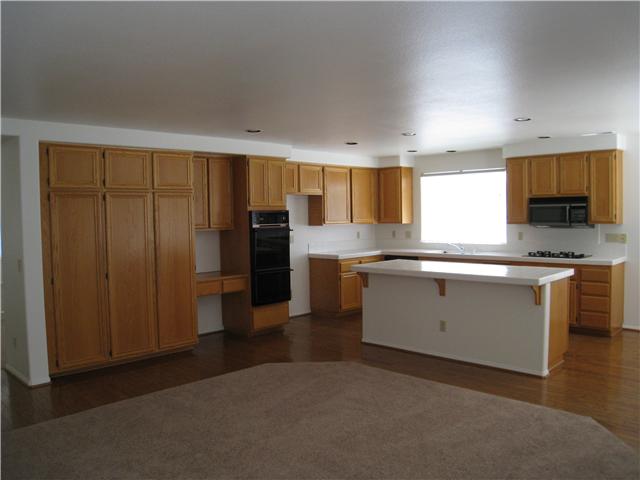 1960 Willowbrook Dr, Oceanside, CA 92056 photo 3