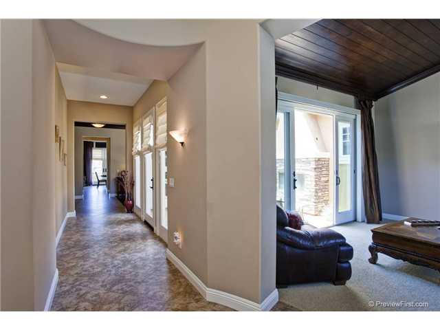 7035 Heron Cir, Carlsbad, CA 92011 photo 4