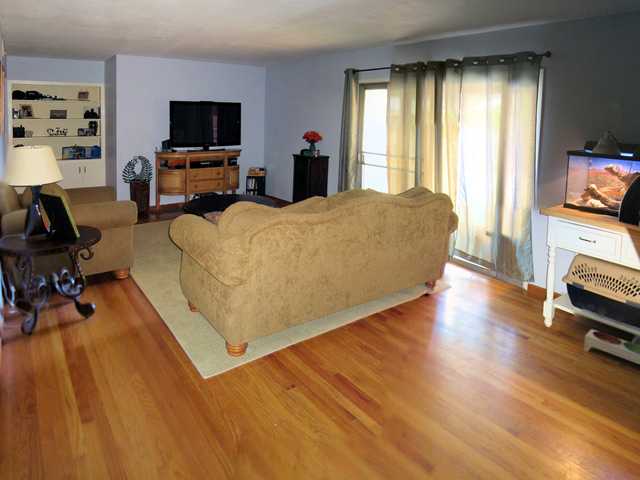 656 Yucca Dr, El Centro, CA 92243 photo 4