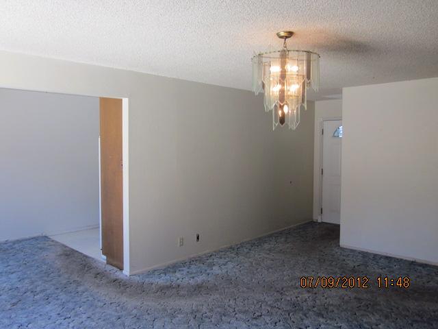 106 Edgewood Dr, Oceanside, CA 92054 photo 5