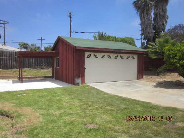 106 Edgewood Dr, Oceanside, CA 92054 photo 4