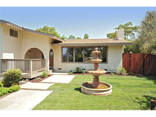 260 Cranston Crest Dr, Escondido, CA 92025 photo 2