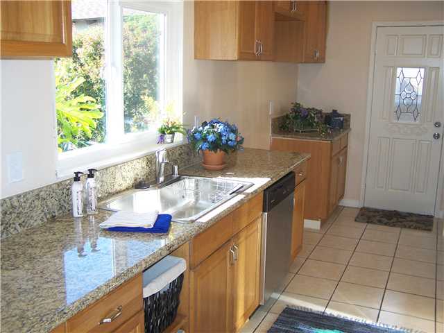810 Aster St, Escondido, CA 92027 photo 1