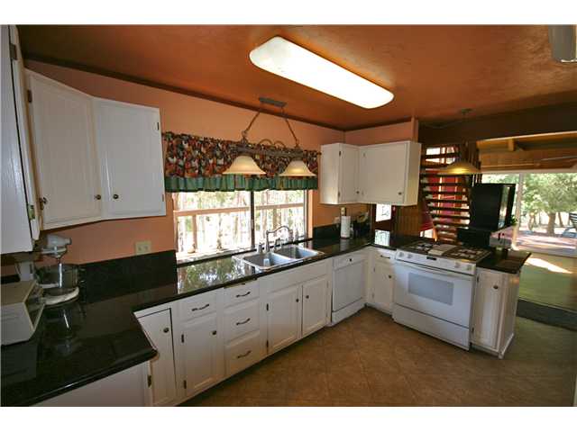 1263 Via Encinos Dr, Fallbrook, CA 92028 photo 4