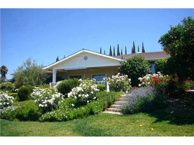2146 Gum Tree Ln, Fallbrook, CA 92028 photo 1