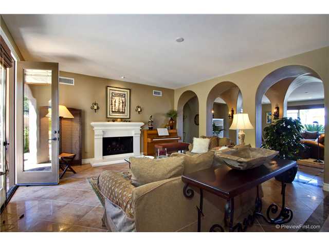 7655 Circulo Sequoia, Carlsbad, CA 92009 photo 3