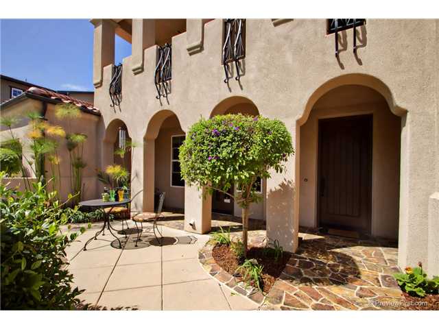 7655 Circulo Sequoia, Carlsbad, CA 92009 photo 2