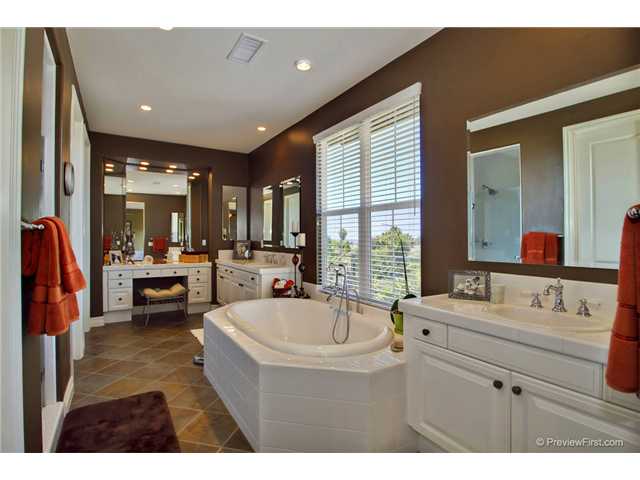 7655 Circulo Sequoia, Carlsbad, CA 92009 photo 16