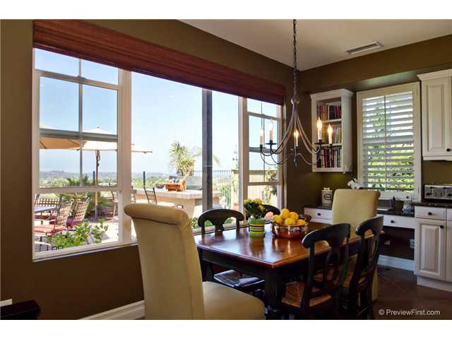 7655 Circulo Sequoia, Carlsbad, CA 92009 photo 9