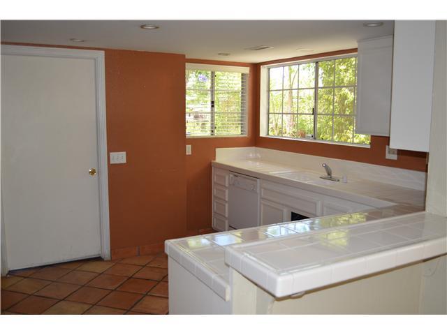 2460 Sonrisa Way, Oceanside, CA 92056 photo 3