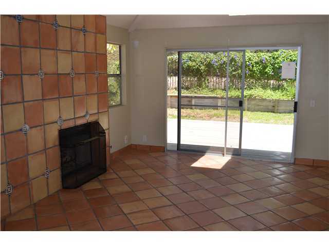2460 Sonrisa Way, Oceanside, CA 92056 photo 2
